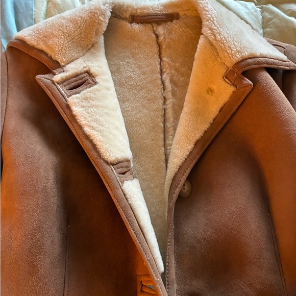Woman’s Tan Shearling Coat - Picture 13 of 16